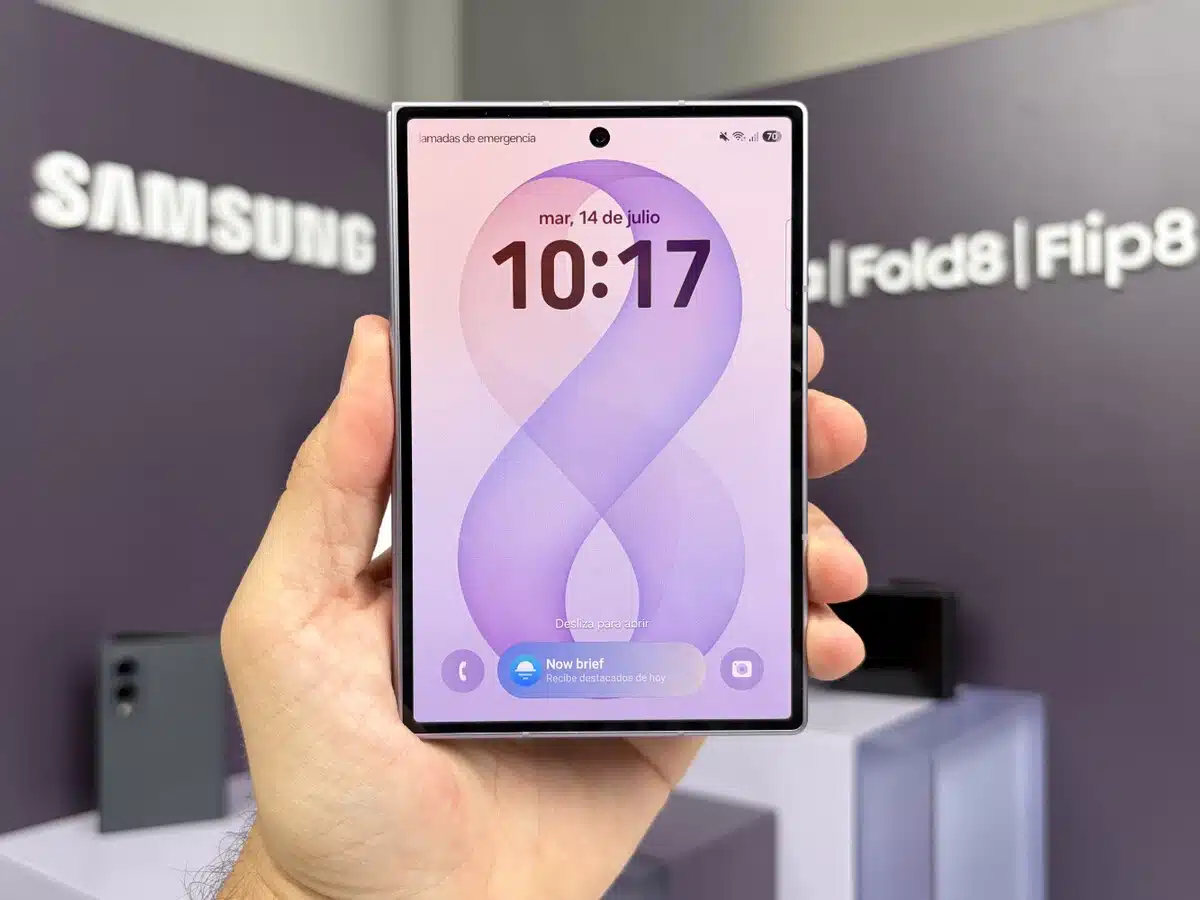 Samsung explica por qué la pantalla del Galaxy Z Fold 8 se hunde