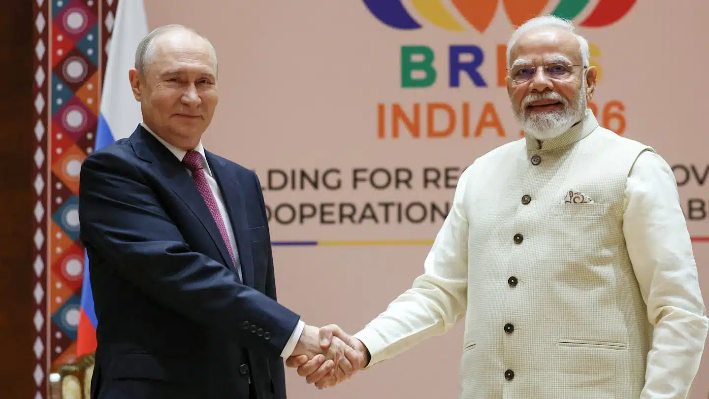 Vladimir Putin llega a India para reforzar alianzas y negocios